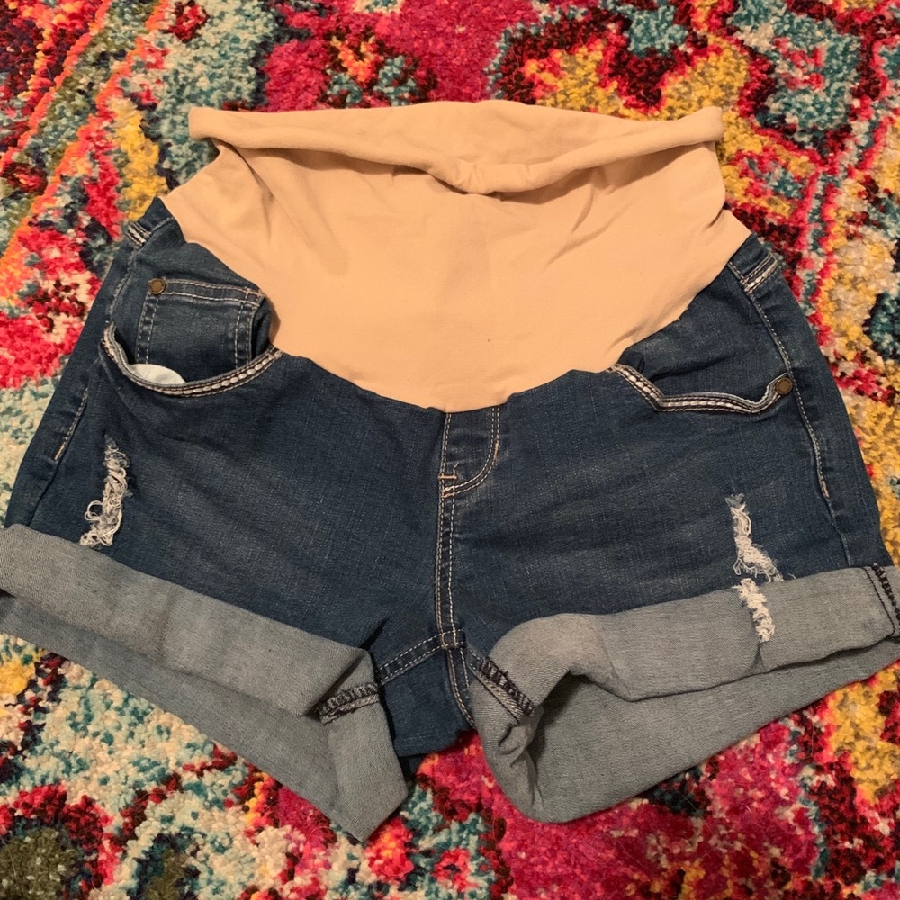Maternity shorts